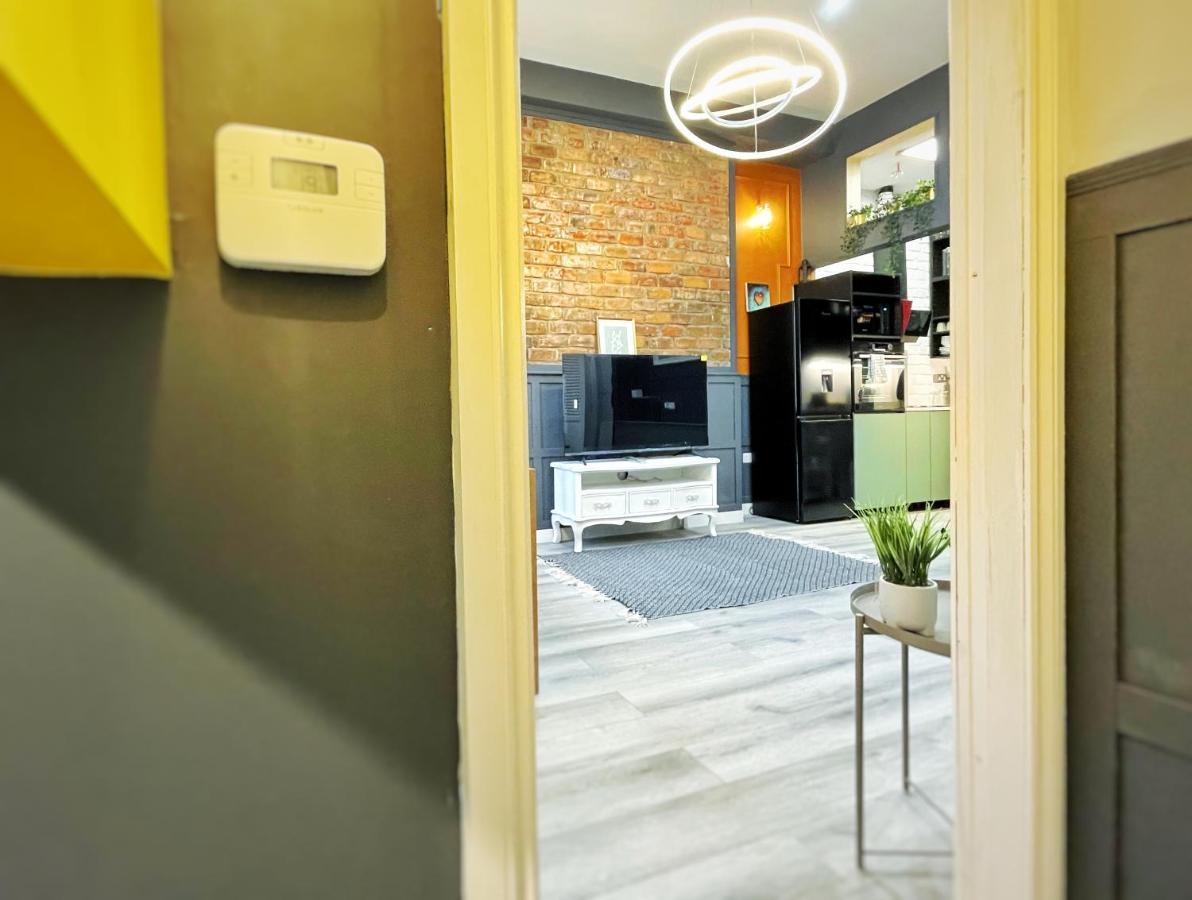 Adeamstays Provides Beautiful Centrally Located 1 And 2 Bed Apartments On Liverpools Boulevard Exterior foto
