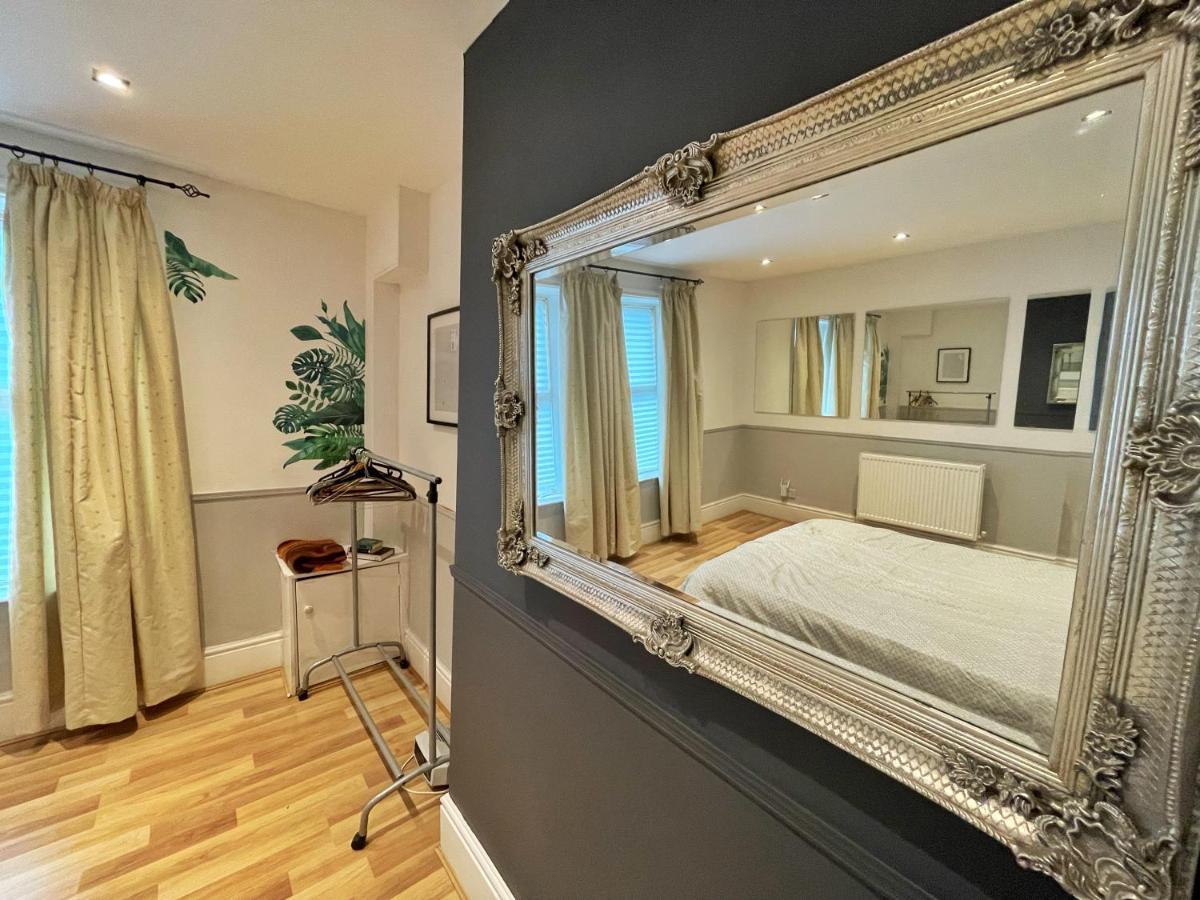 Adeamstays Provides Beautiful Centrally Located 1 And 2 Bed Apartments On Liverpools Boulevard Exterior foto